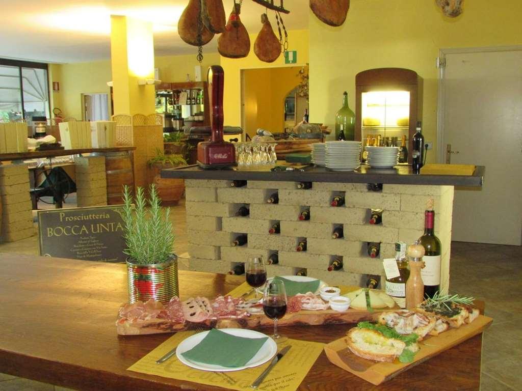 Il Grifo Hotel E Bisteccheria Toscana Montepulciano Stazione Restaurant foto