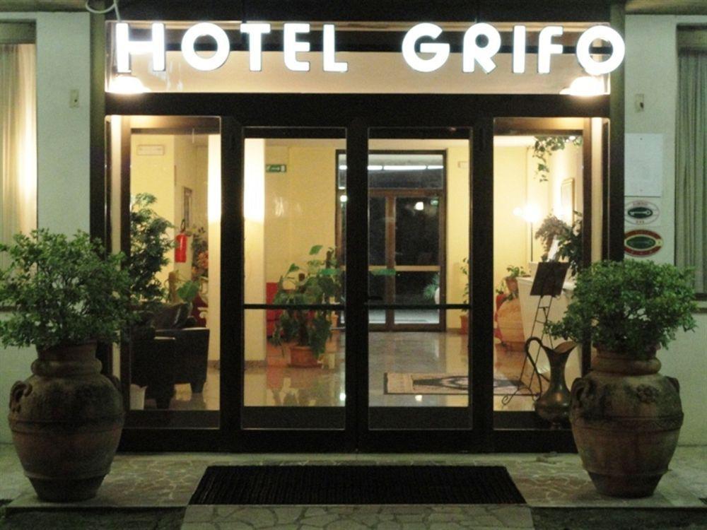 Il Grifo Hotel E Bisteccheria Toscana Montepulciano Stazione Exterior foto