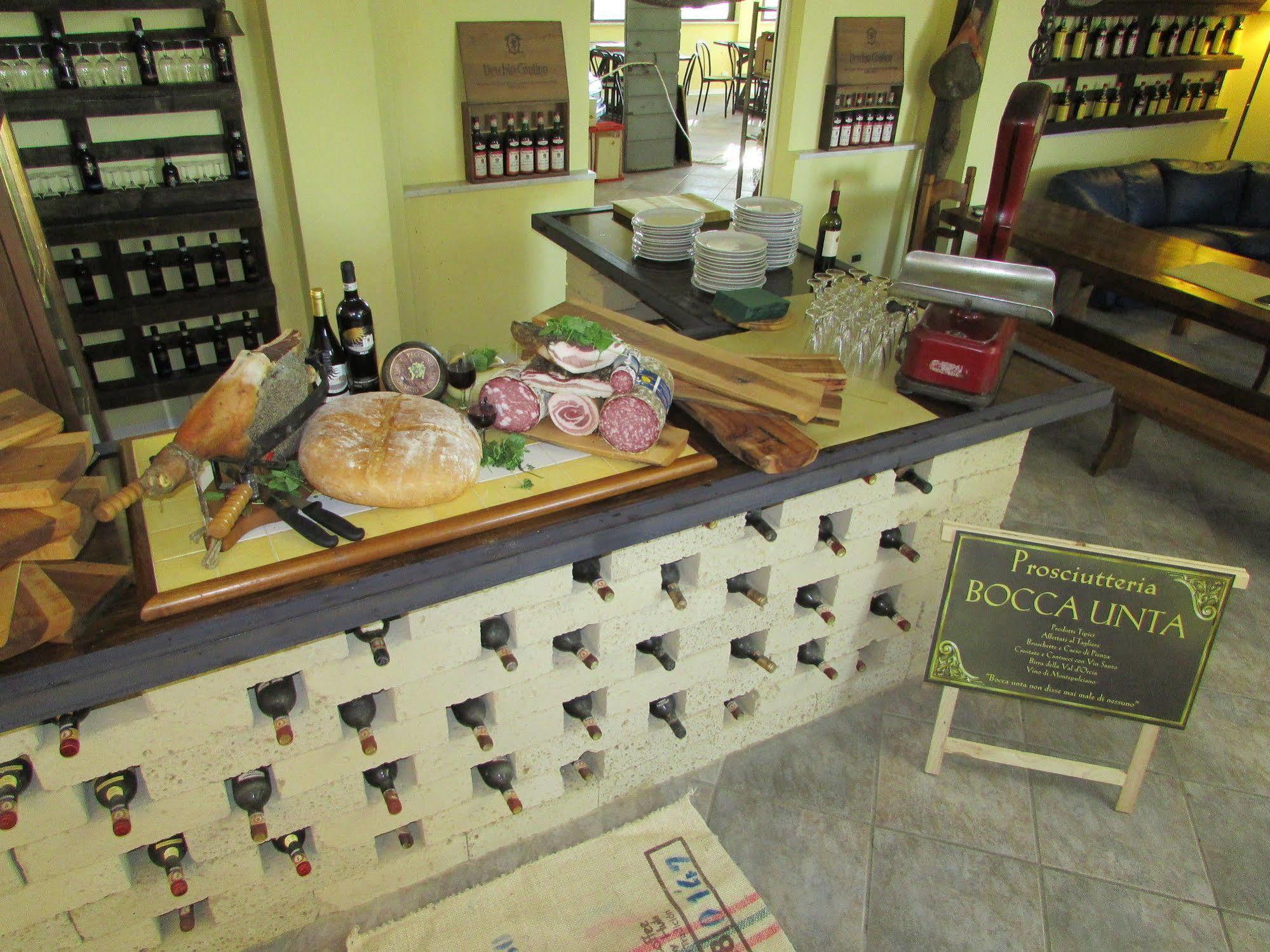 Il Grifo Hotel E Bisteccheria Toscana Montepulciano Stazione Exterior foto